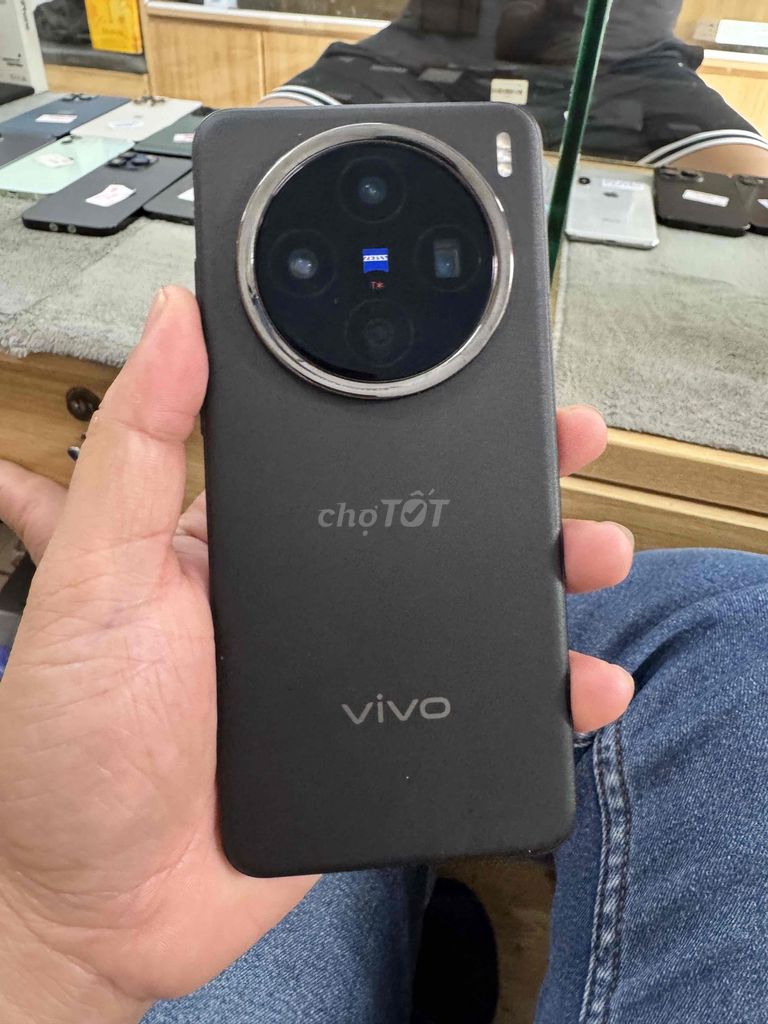 Vivo X200 5G 256GB Đen Đã sử dụng. Mua bán Điện thoại tại Quận Đống Đa Hà Nội được đăng bởi Lê Khuyến hình 1