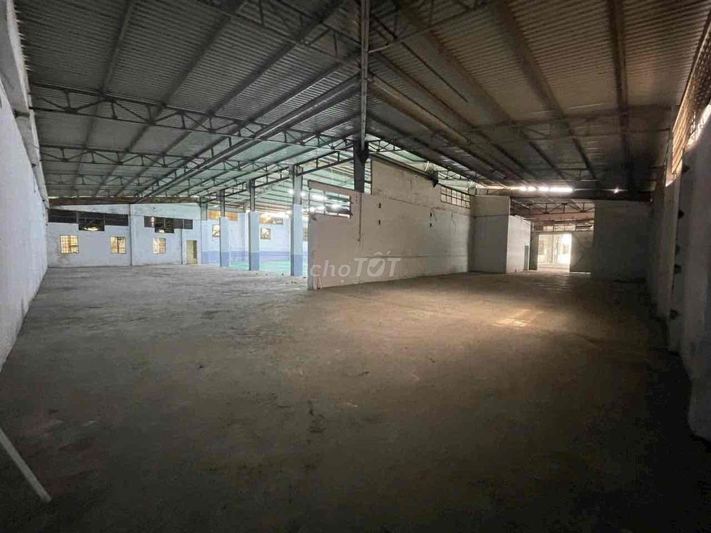 Cho thuê lại sân cầu lông 1300m2. Nguyễn Văn Quá Q12