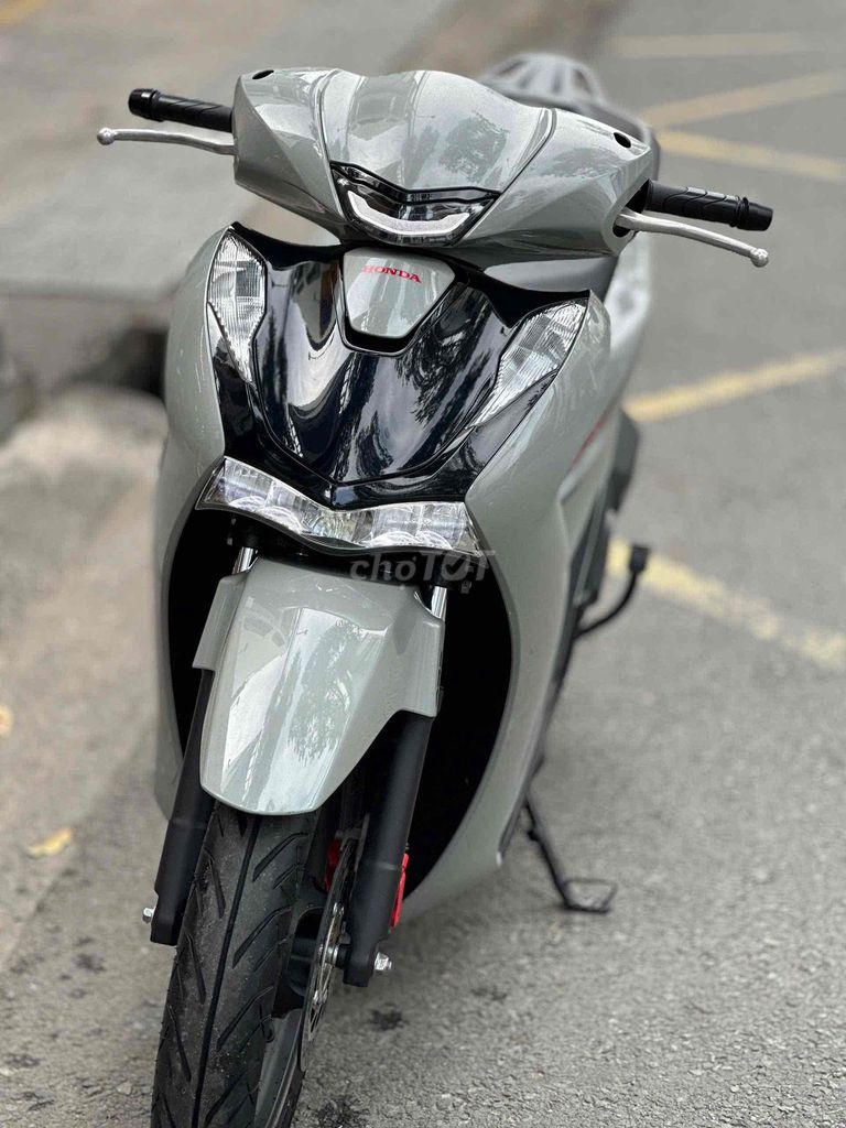 🛑Sh 160i Thắng ABS 2023 chính chủ siêu lướt. Mua bán Xe máy tại Thành phố Biên Hòa Đồng Nai được đăng bởi Huỳnh Ý hình 5