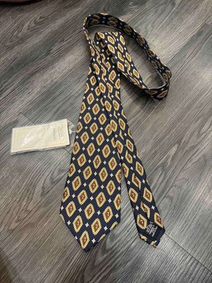 Cravat Trussardi made in Italy. 100% tơ lụa cao. Mua bán Phụ kiện thời trang khác tại Thành phố Biên Hòa Đồng Nai được đăng bởi Đỗ Liên