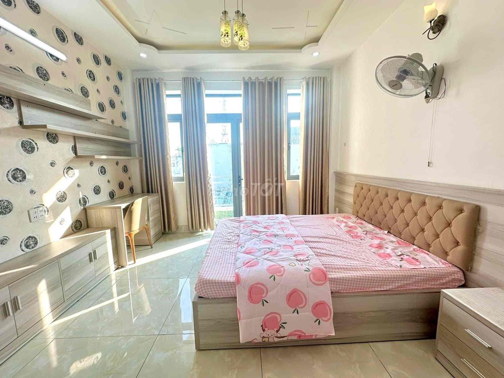 Cho Thuê phòng ban công có nội thất