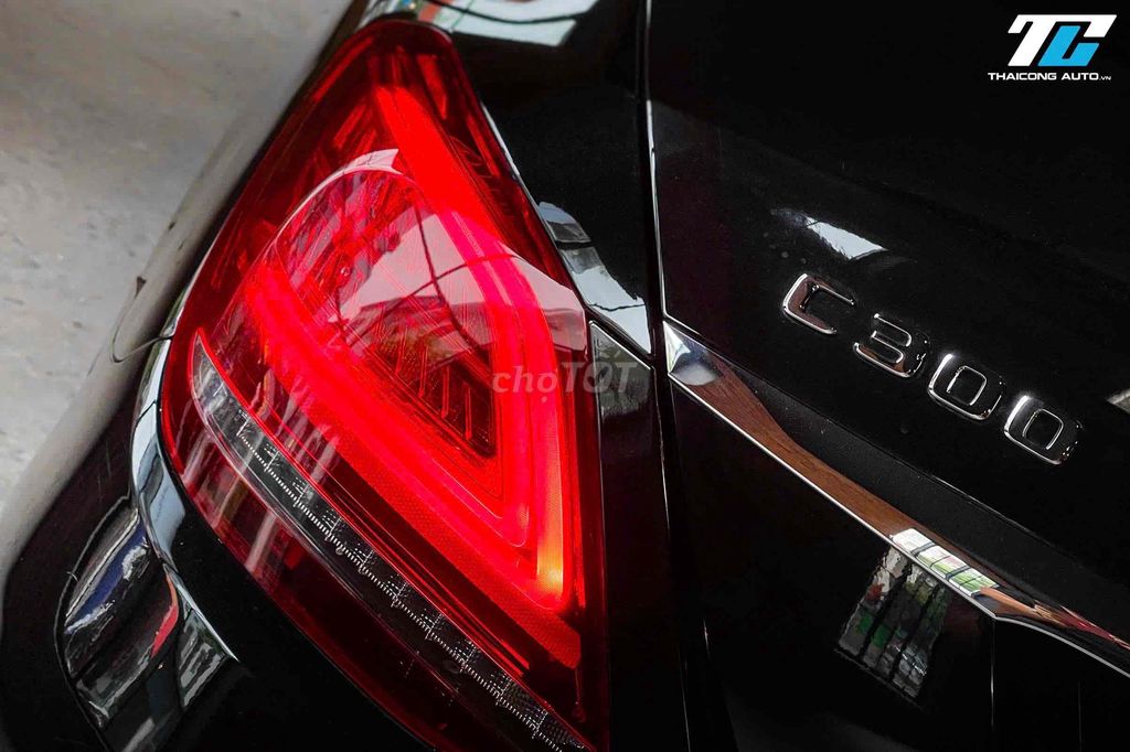 Mercedes C300 AMG đen nt đen sx2021 đi 38k km. Mua bán Ô tô tại Quận Gò Vấp Tp Hồ Chí Minh được đăng bởi Kính Đặng Ô Tô Lướt hình 11