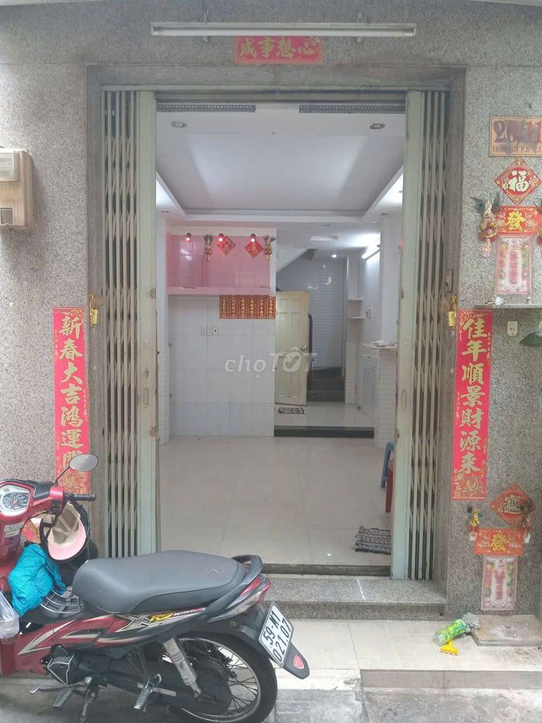Rent · 4 bd · 30 м² · Quận 10, ул. đường Trần Quý