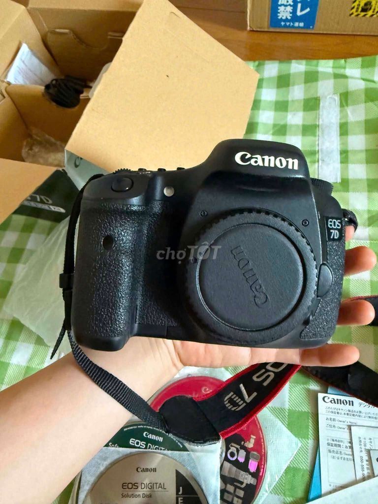 Máy ảnh Canon EOS 7D Đen. Mua bán Máy ảnh, Máy quay tại Thành phố Biên Hòa Đồng Nai được đăng bởi Phạm Bằng hình 1
