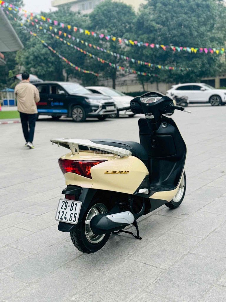 Lead 110fi be cuối 2011 máy đại chất  1 chủ. Mua bán Xe máy tại Quận Cầu Giấy Hà Nội được đăng bởi nguyễn bích thuỷ hình 4