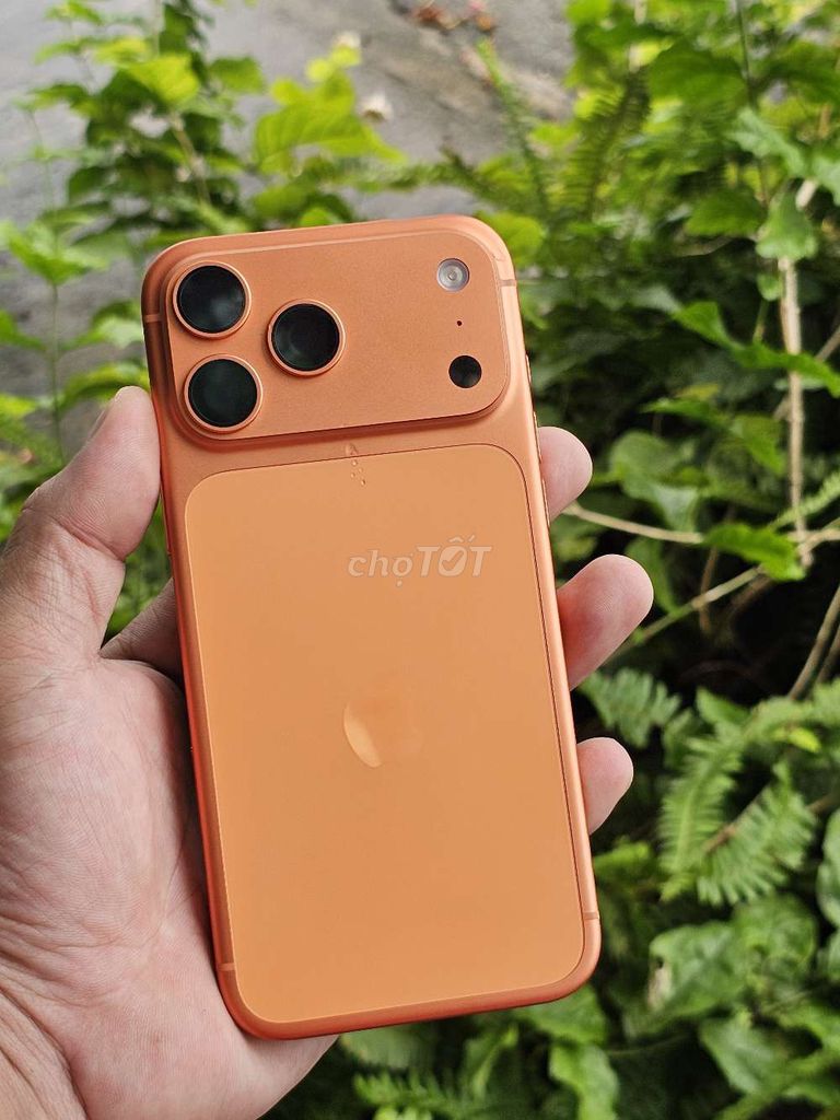 iPhone 17 prm 256G Mới 99.9% ,mua tại TGDĐ. Mua bán Điện thoại tại Huyện Bến Lức Long An được đăng bởi D5 motorbikes hình 1