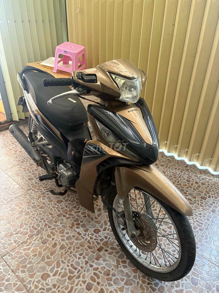 WAVE RSX đ/k2015 còn đẹp 80% gthl. Mua bán Xe máy tại Huyện Thủ Thừa Long An được đăng bởi Thanh lý giá rẻ hình 2