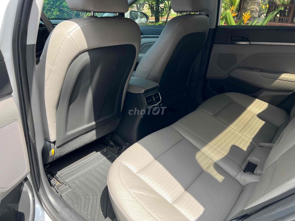 Hyundai Elantra 2017 2.0 AT - 90000 km. Mua bán Ô tô tại Thị xã Bến Cát Bình Dương được đăng bởi Ô TÔ XE MÁY VY BẢO hình 9