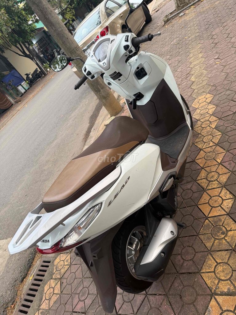 Lead 2018 khóa thông minh zin cứg áo dán keo trong. Mua bán Xe máy tại Thành phố Quảng Ngãi Quảng Ngãi được đăng bởi Hien hình 10