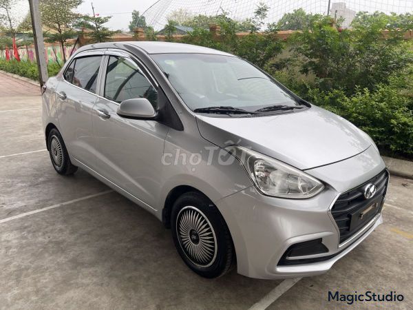 Hyundai i10 Grand 2018 1.2 MT Base Серебристый