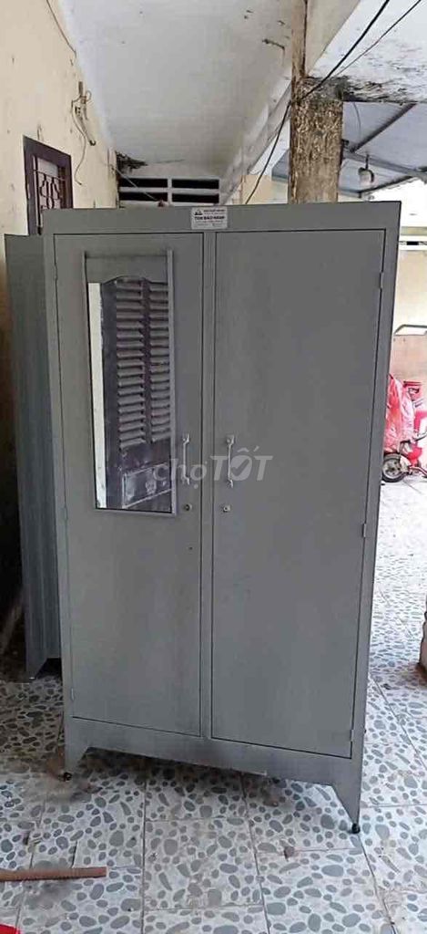 Tủ quần áo Tôn Xám Đã sử dụng. Mua bán Tủ, kệ gia đình tại Quận Bắc Từ Liêm Hà Nội được đăng bởi Thảo Trần hình 1