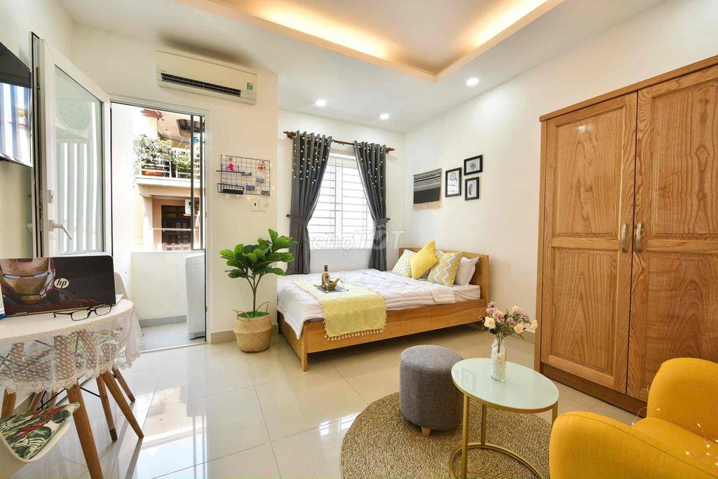 Studio 35m2 balcony full nội thất ngay phố Bùi viện, Trần Hưng Đạo Q1