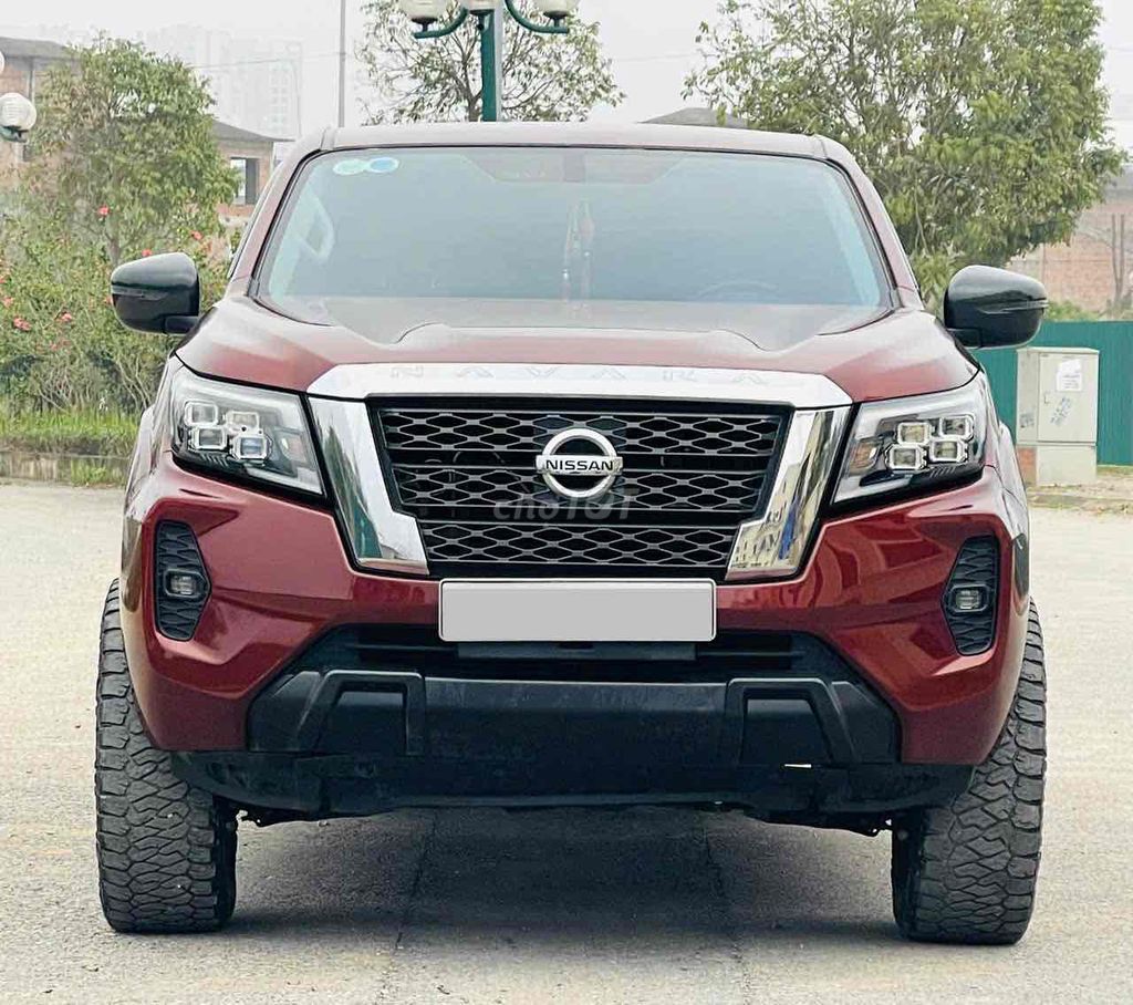 Nissan Navara VE 2.5L 4x2 AT sản xuất 2021