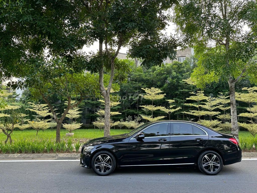 Mercedes Benz 2020 C180 - 50000 km. Mua bán Ô tô tại Quận Thanh Xuân Hà Nội được đăng bởi Nguyễn Tuấn Hoàng hình 11
