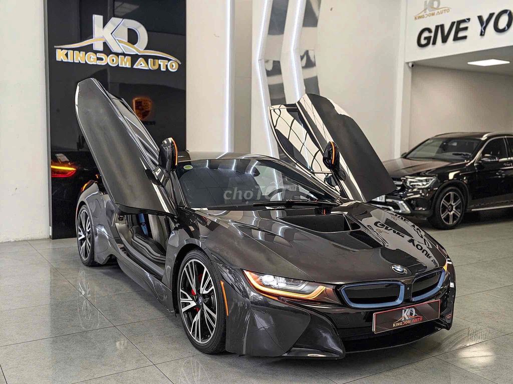 BMW i8 2015 Серый 23.456 миль