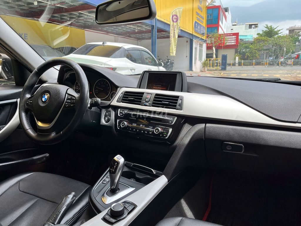 BMW 320i 2016 XE GIA ĐÌNH 1 CHỦ TỪ ĐẦU MUA MỚI ĐẸP. Mua bán Ô tô tại Thành phố Thủ Đức Tp Hồ Chí Minh được đăng bởi Hiếu hình 14