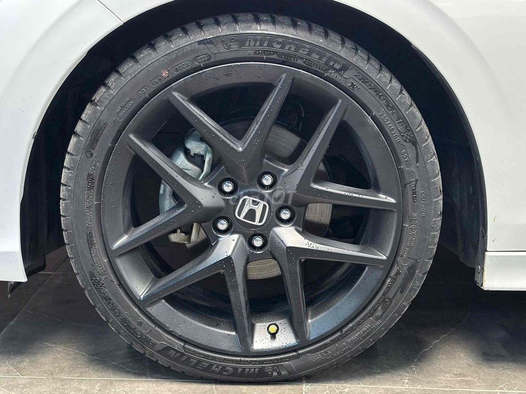 Civic-Rs sx 2023 full lịch sử hãng màu trắng camay. Mua bán Ô tô tại Huyện Hóc Môn Tp Hồ Chí Minh được đăng bởi Kavin tran hình 5