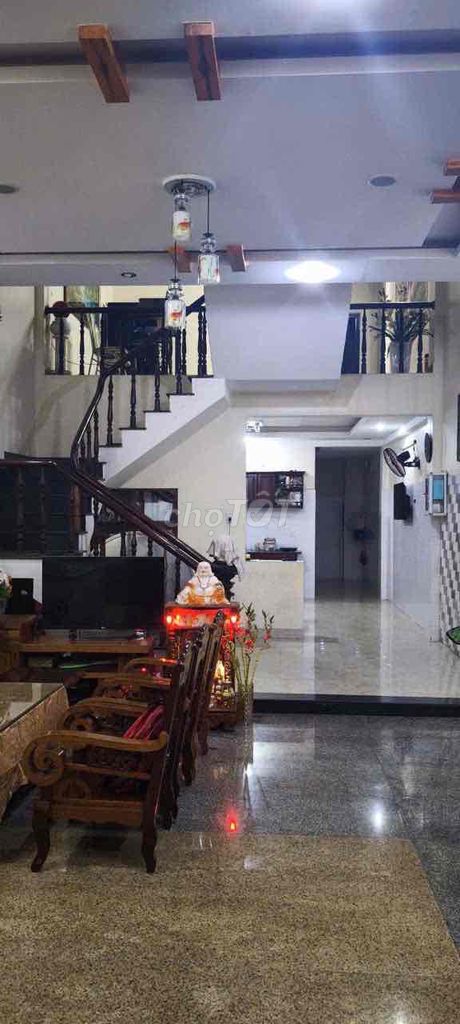 Nhà 3 tầng khu lê tấn trung , gần biển