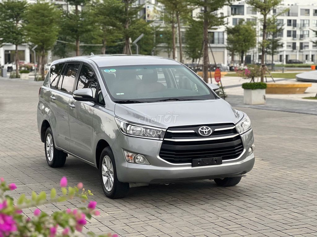 Toyota Innova 2.0 2017 MT số sàn full option