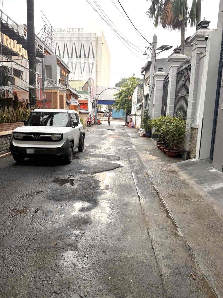 VỊ TRÍ KINH DOANH-DT 335M- HẺM XE TẢI HOÀNG VĂN THỤ - ĐỐI DIỆN ADORA