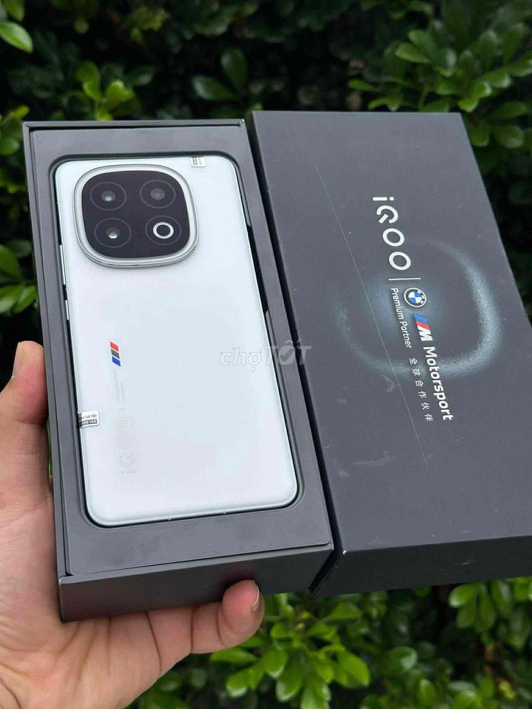 iQOO 13 12GB/256GB 99%. Mua bán Điện thoại tại Thành phố Thái Bình Thái Bình được đăng bởi TRÍ DŨNG STORE hình 1