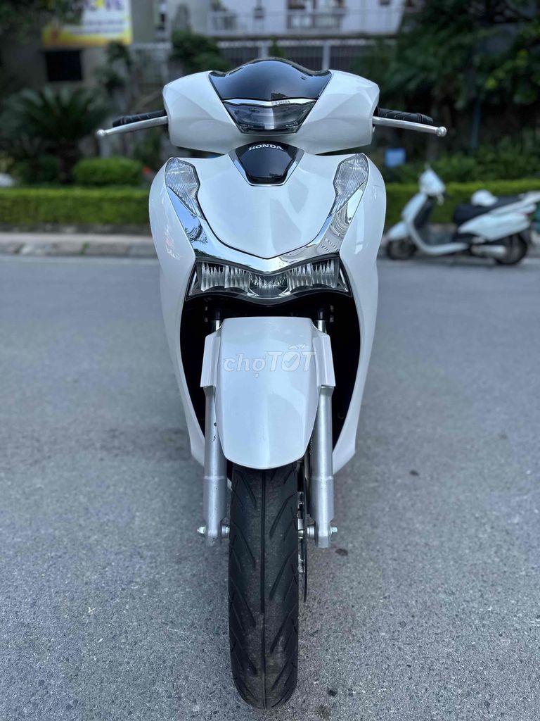 SH việt Nam 160 Abs 2023 lướt cực kì mới. Mua bán Xe máy tại Quận Hoàng Mai Hà Nội được đăng bởi Xe Máy Quân Oanh  hình 1