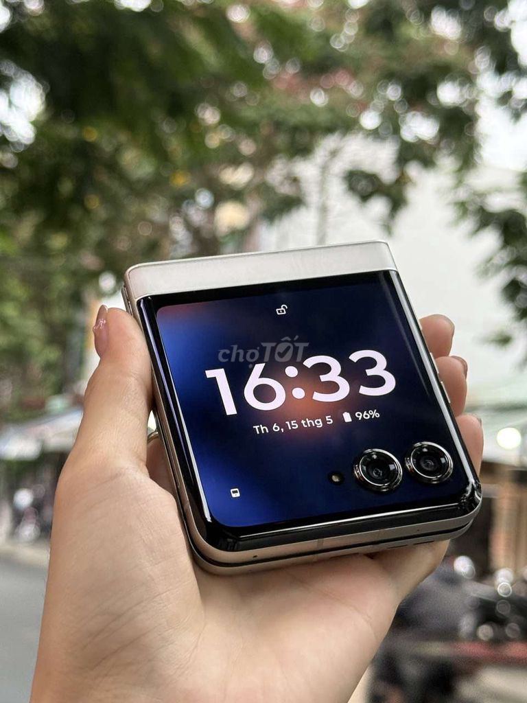 🔥 Motorola Razr 60 / Máy gập thời trang. Mua bán Điện thoại tại Quận Cẩm Lệ Đà Nẵng được đăng bởi Good Phone hình 1