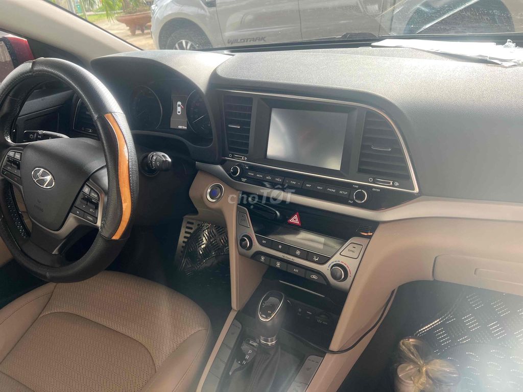 Hyundai Elantra 2018 2.0 AT - 50000 km. Mua bán Ô tô tại Huyện Krông Pắc Đắk Lắk được đăng bởi Minh Bảo hình 6