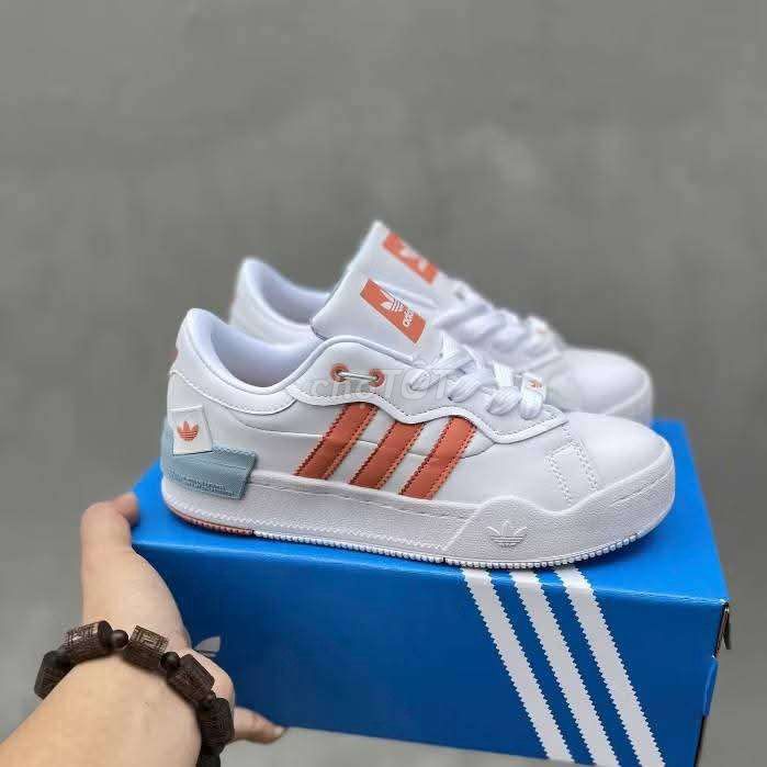 Giày thể thao Adidas 38 Trắng Cam Unisex. Mua bán Giày dép tại Quận Nam Từ Liêm Hà Nội được đăng bởi Hiếu hình 1