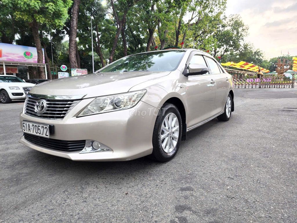 Toyota Camry 2014 photo 2