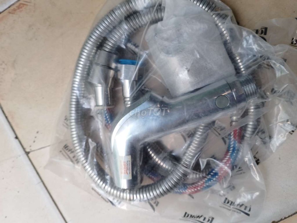 Vòi xịt vệ sinh kim loại 1.2m Mới. Mua bán Thiết bị vệ sinh, nhà tắm tại Quận Tân Bình Tp Hồ Chí Minh được đăng bởi Phúc Lập hình 1