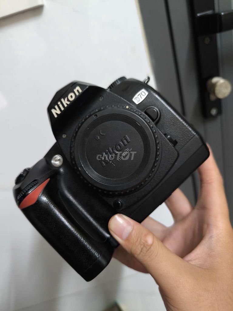Máy ảnh Nikon D70 Đen. Mua bán Máy ảnh, Máy quay tại Quận Bình Tân Tp Hồ Chí Minh được đăng bởi Đình Tân hình 1