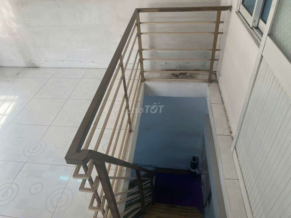 Cầu thang sắt. Mua bán Nội thất, đồ gia dụng khác tại Quận Bình Thuỷ Cần Thơ được đăng bởi Huỳnh Thanh Tú hình 1