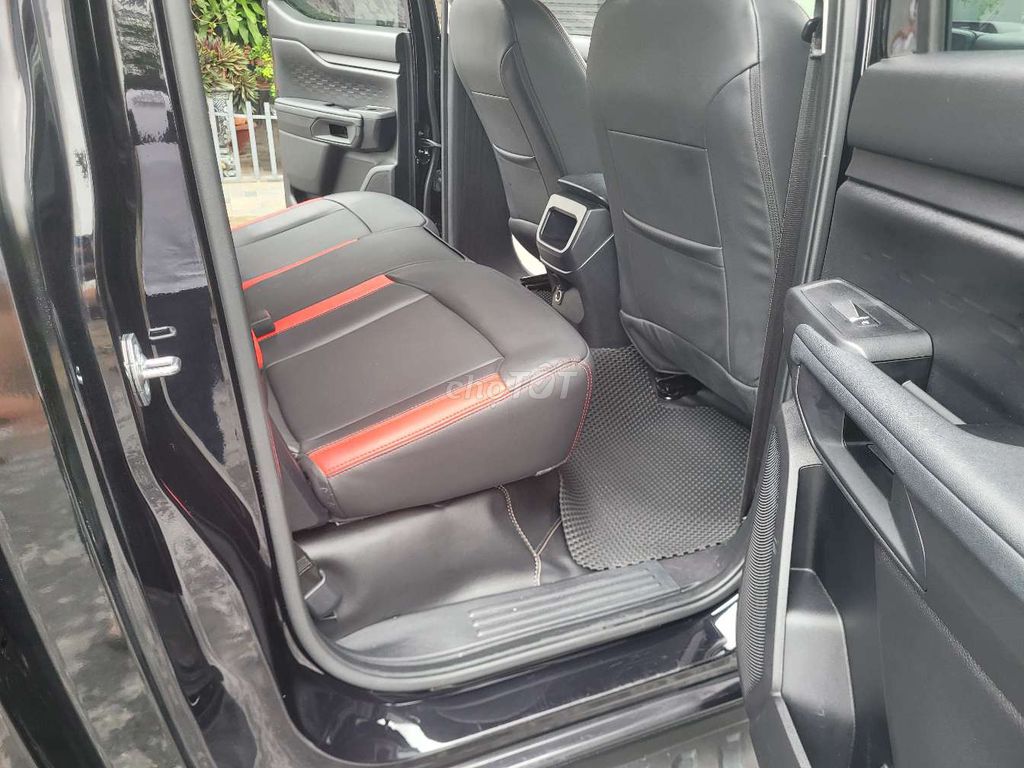 Range 2024 XLS 2.0 4X2 AT - 14000 km. Mua bán Ô tô tại Quận Kiến An Hải Phòng được đăng bởi QUÝ TRẦN AUTO hình 10