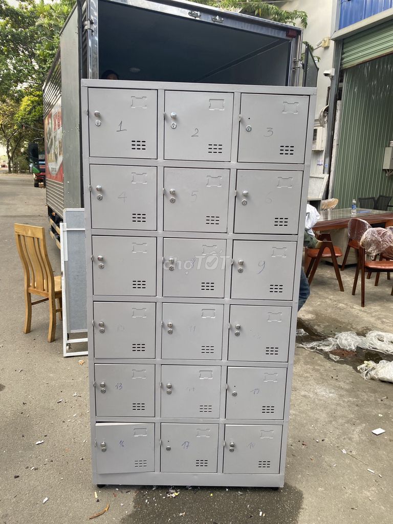 Thanh lý 2 tủ locker sắt 18 ô, locker văn phòng