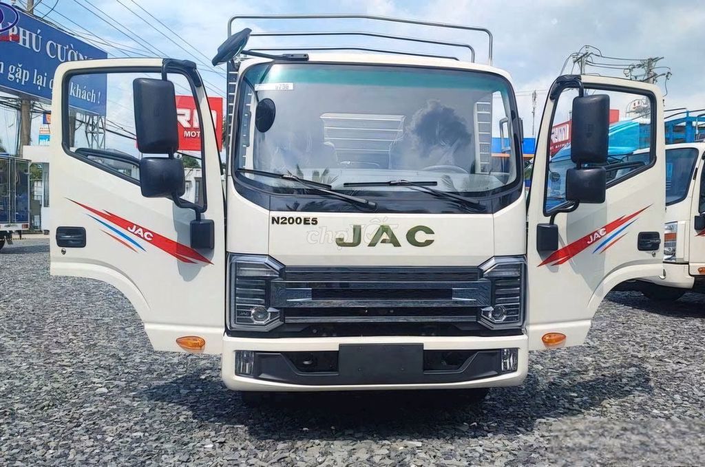 XE TẢI JAC N200S – E5 trả trước 100 triệu