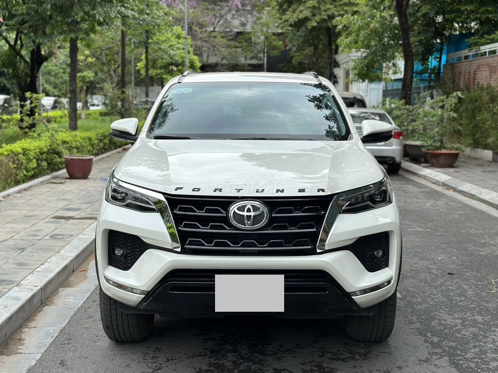 Toyota Fortuner 2.7L 4x2 AT 2022 màu trắng