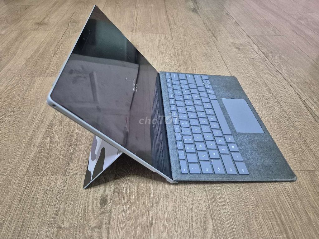 Microsoft Surface Pro 6 i5-8250U 8GB. Mua bán Laptop tại Huyện Bình Chánh Tp Hồ Chí Minh được đăng bởi Dong hình 1