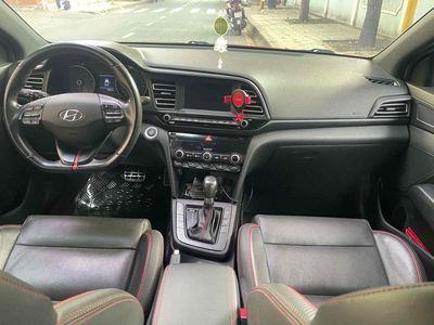 Hyundai Elantra 2019 1.6AT Sport - 110000 km