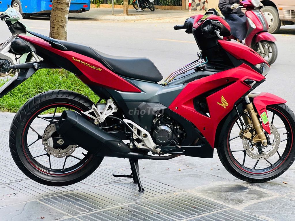 Honda winner v3 đỏ nhám  Siêu Lướt Bao Zin. Mua bán Xe máy tại Quận Cầu Giấy Hà Nội được đăng bởi TUẤN MINH hình 2