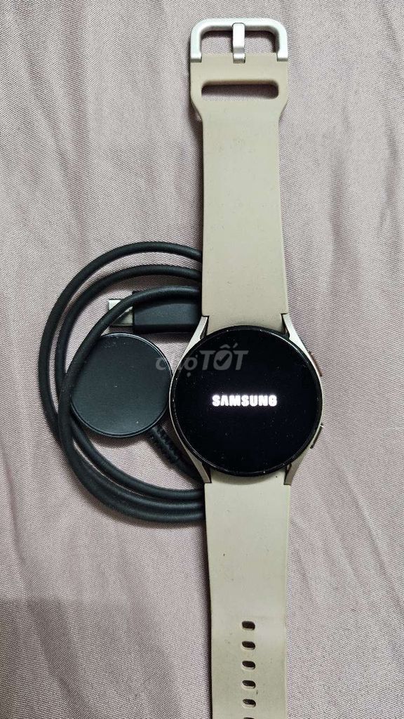 Samsung Galaxy Watch 4 hồng. Mua bán Thiết bị đeo thông minh tại Thành phố Huế Thừa Thiên Huế được đăng bởi Thế Lợi hình 1