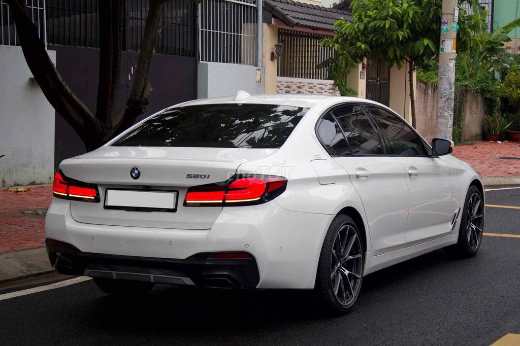 BMW 520i G30 model 2019. Mua bán Ô tô tại Quận 8 Tp Hồ Chí Minh được đăng bởi Khoa nguyễn hình 6