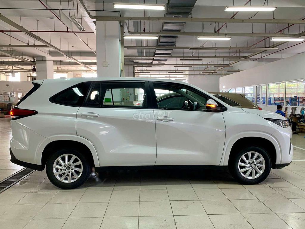 Ra mắt INNOVA CROSS 2026 8 chỗ tặng bảo hiểm PKien. Mua bán Ô tô tại Quận Hải Châu Đà Nẵng được đăng bởi ĐẠI LÝ TOYOTA ĐÀ NẴNG hình 8