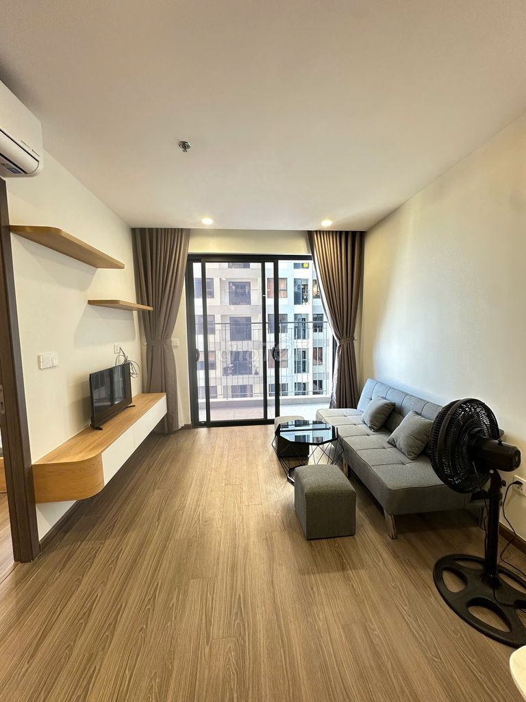 căn hộ 2PN, Hướng Đông, Nội thất mới tại FPT PLaza 3