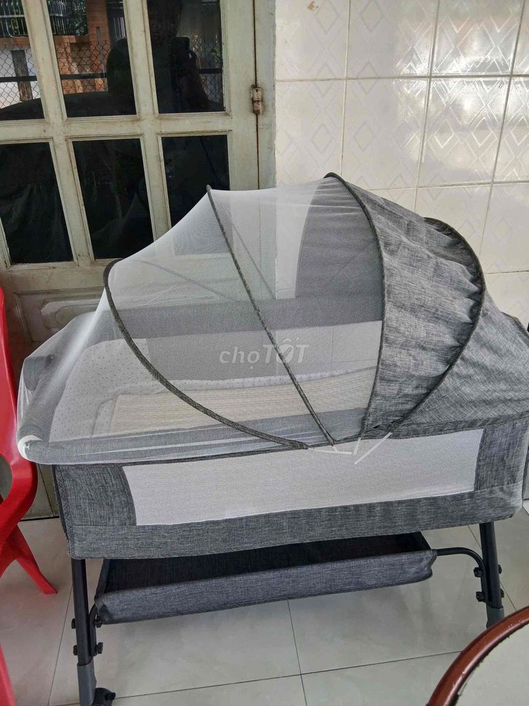 Nôi em bé Xám đã sử dụng. Mua bán Mẹ và bé tại Thành phố Dĩ An Bình Dương được đăng bởi Huy Trần hình 1
