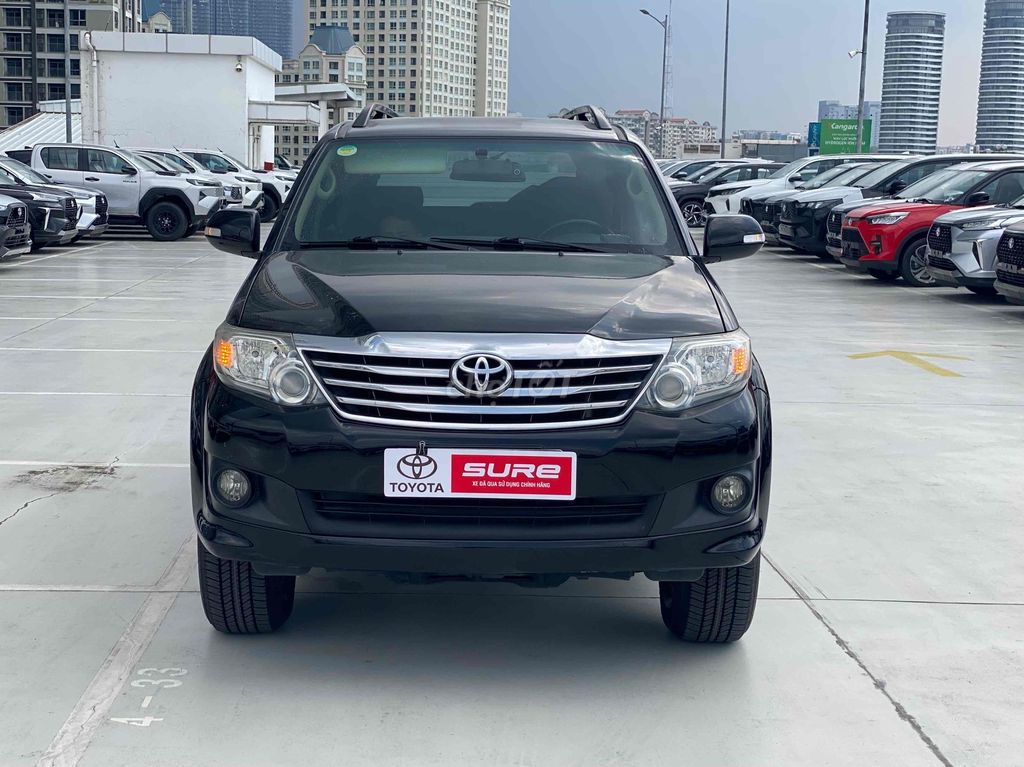 Toyota Fortuner 2.7V AT 2014 Đen Tự động 7 chỗ