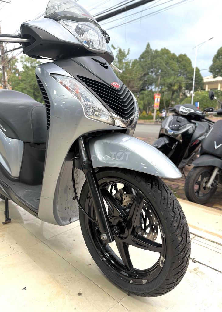 Sh nhập Ý 125, nắp chao chưa mở, đầu chưa rớt. Mua bán Xe máy tại Huyện Long Thành Đồng Nai được đăng bởi Tên chưa cung cấp hình 5