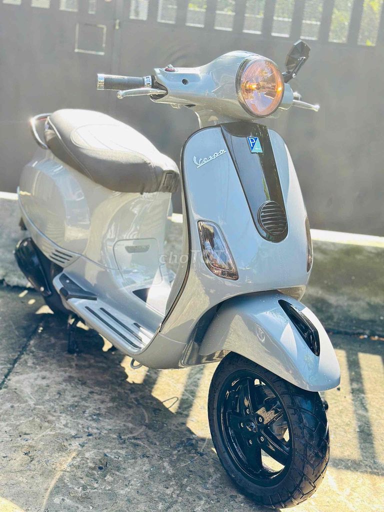 Piaggio Vespa LX 150CC Xám. Mua bán Xe máy tại Quận 12 Tp Hồ Chí Minh được đăng bởi Ta Thanh Thai hình 2