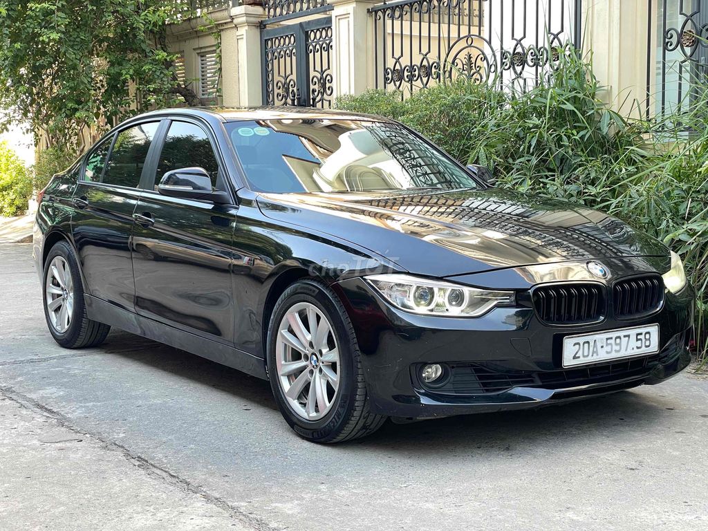 BMW 320i đời 2012 series 3 màu đen nội thất kem. Mua bán Ô tô tại Quận Nam Từ Liêm Hà Nội được đăng bởi Long xe lướt HN hình 2