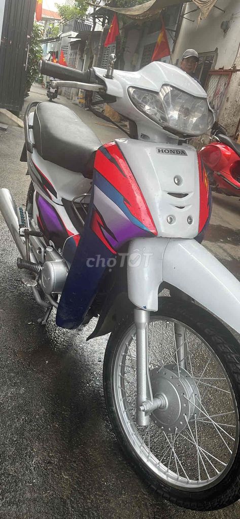 cần bán xe như hình , giấy tờ đầy đủ. Mua bán Xe máy tại Quận 12 Tp Hồ Chí Minh được đăng bởi Cần Nguyễn Đức hình 3